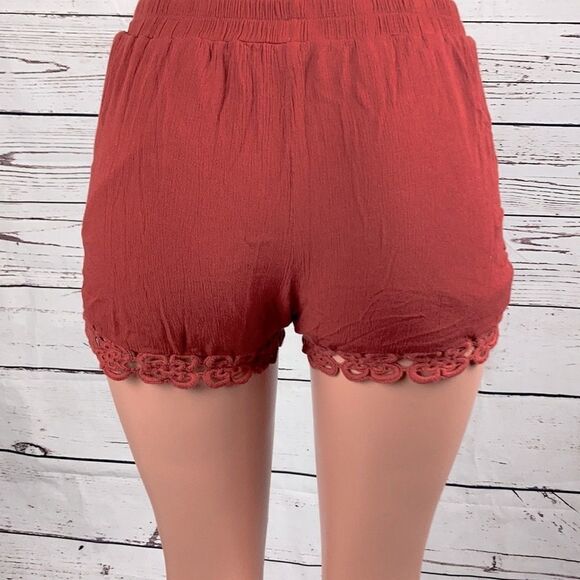 Forever 21 Lace Detailed Shorts - Picture 3 of 3